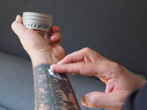 Sorry Mom Tattoo Lotion Anwendung