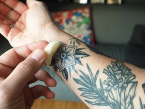 Lush Elbow Grease Anwendung